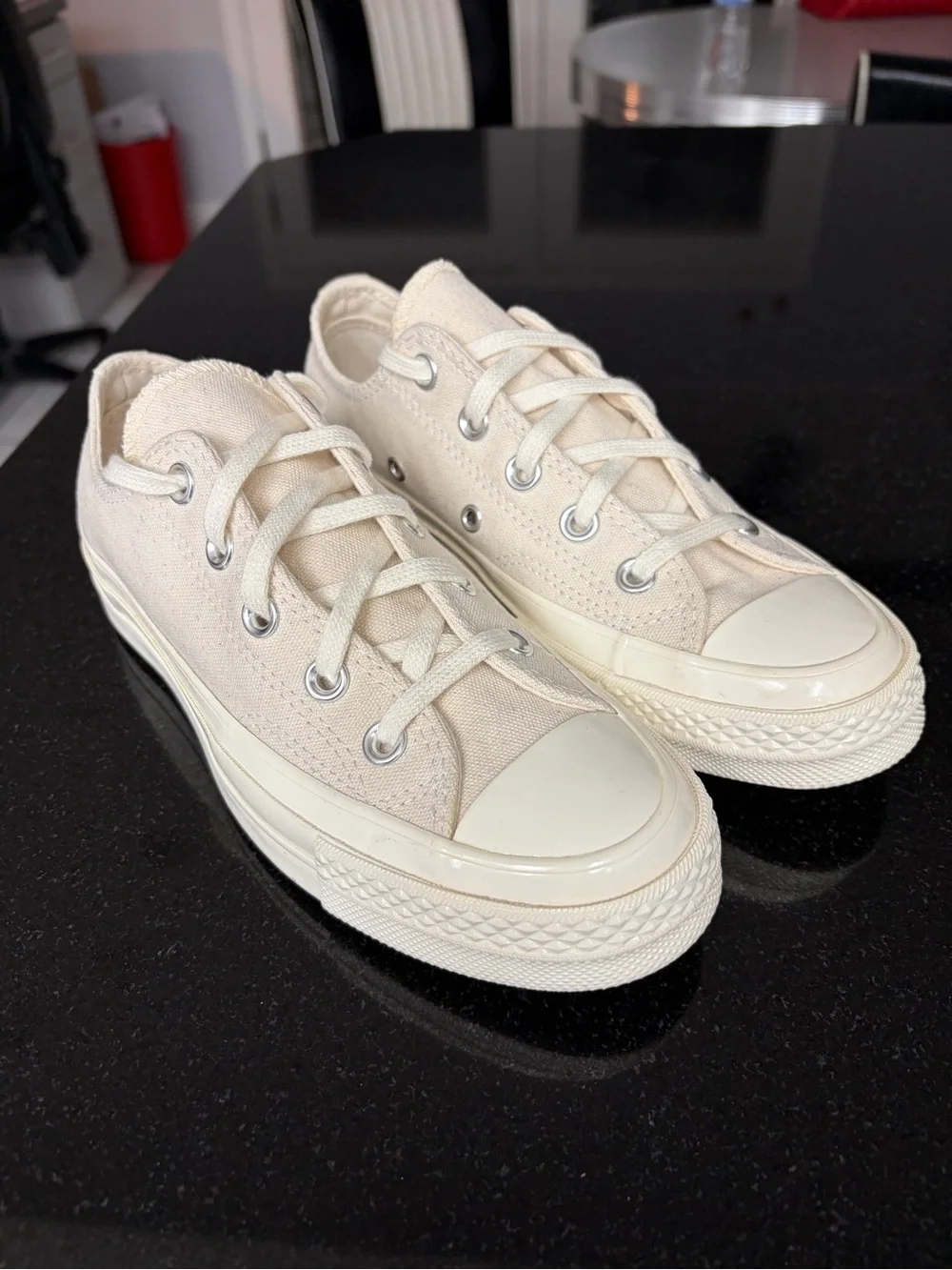 Woman’s  Low-Top Canvas Sneakers in Cream - Classic Lace-Up Style